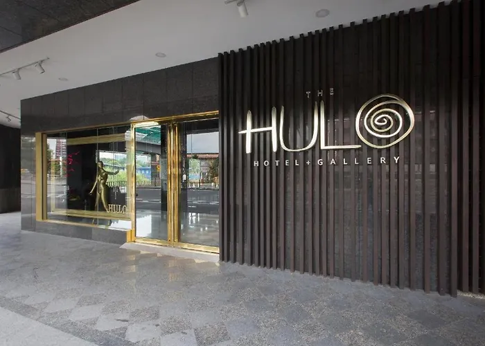 The Hulo Hotel & Gallery